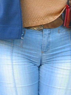Juicy bum gals in jeans