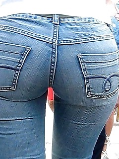 Massive bum cuties in jeans